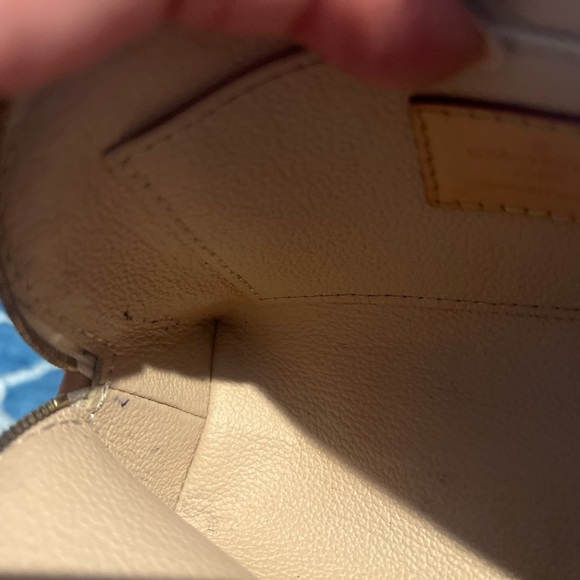 AUTHENTIC ~ Louis Vuitton Cosmetic Pouch in Damier Azur Canvas - Picture 5 of 12